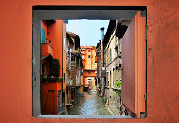 La finestrella di via Piella e i canali di Bologna