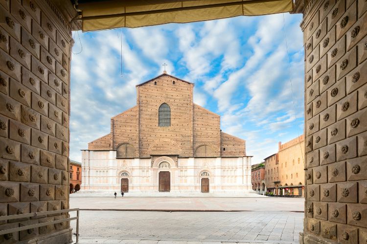 Guida alla visita alla Basilica di San Petronio