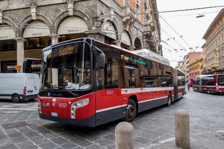 Les transports publics &agrave; Bologne