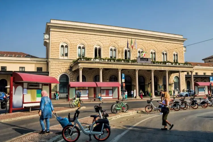 Bologna mit dem Zug: Ihr ultimativer Reisef&uuml;hrer und Spartipps